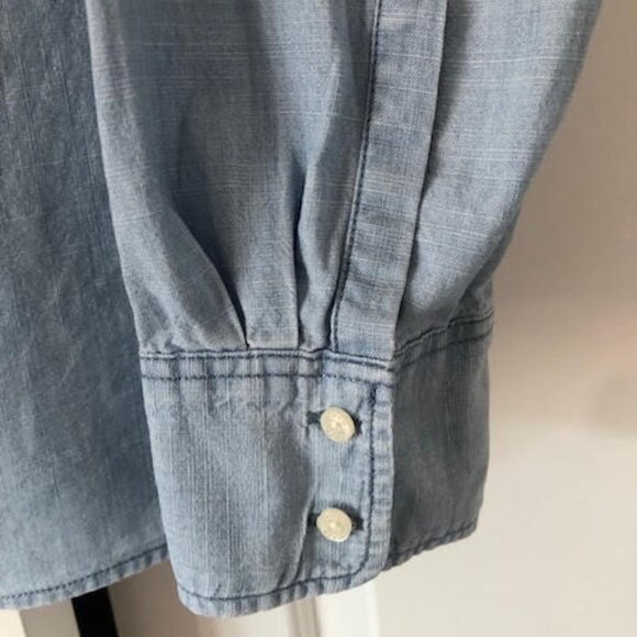 Never Been Worn J Crew Factory Chambray Shirt in Signature Fit - Picture 8 of 10